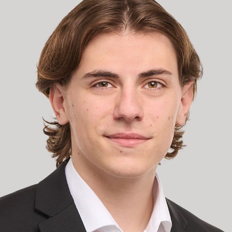 Alessio Alesi
Finanzen