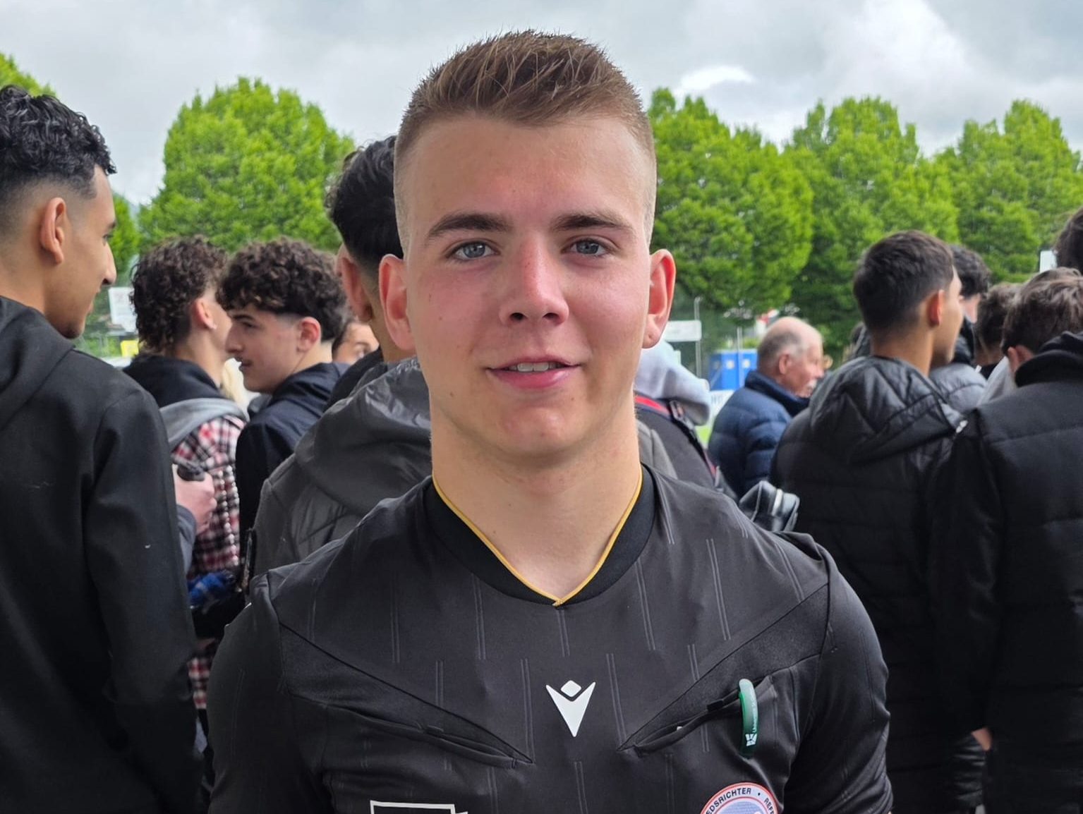 Tobias pfeift den Cupfinal Jun B